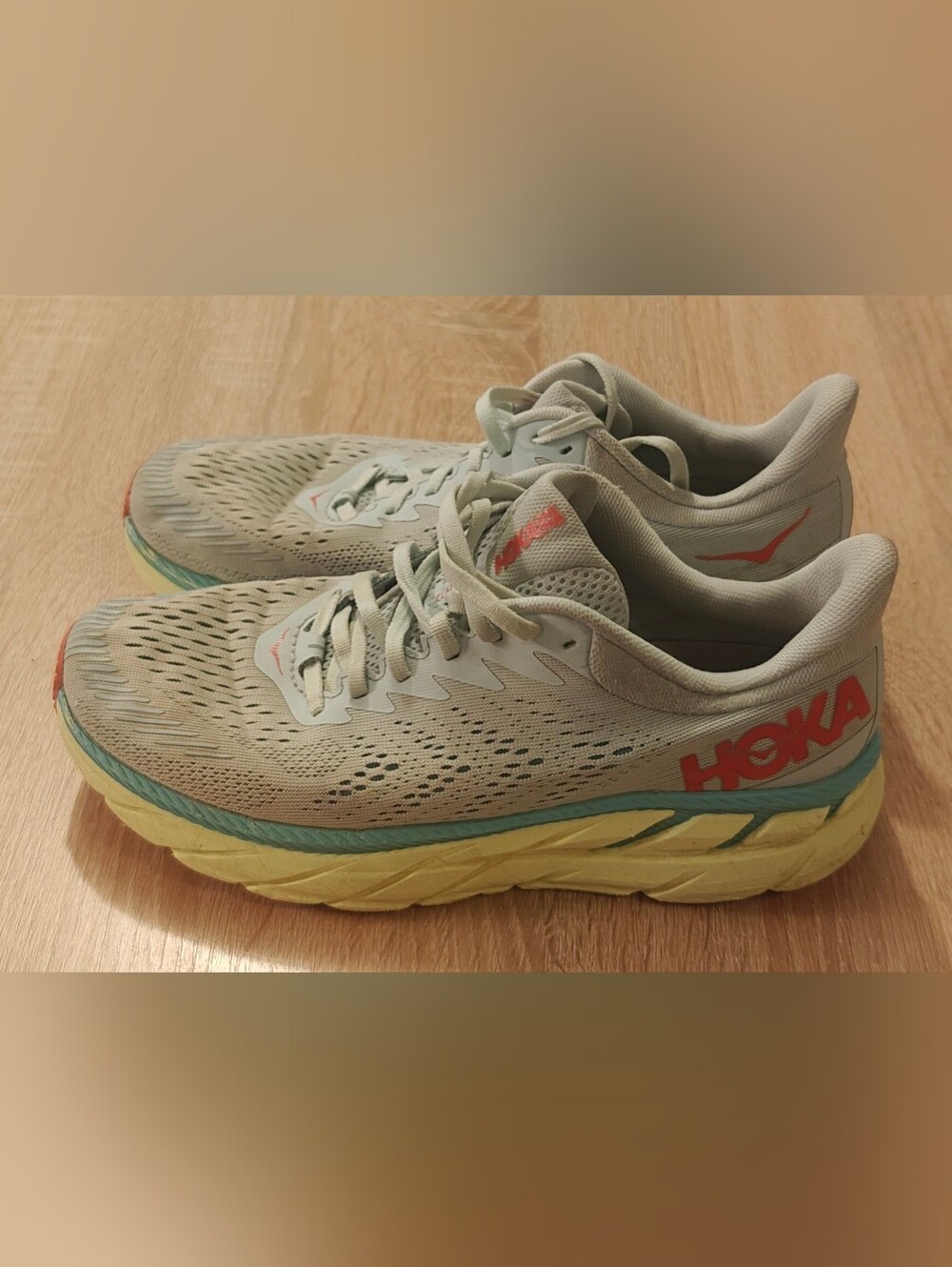 Hoka One One Clifton 7 Women’s Size 9 Road Running Shoes Cushioned Athletic Snea